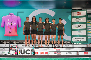 TEAM SD WORX: Giro Donne 2021 - Teampresentation