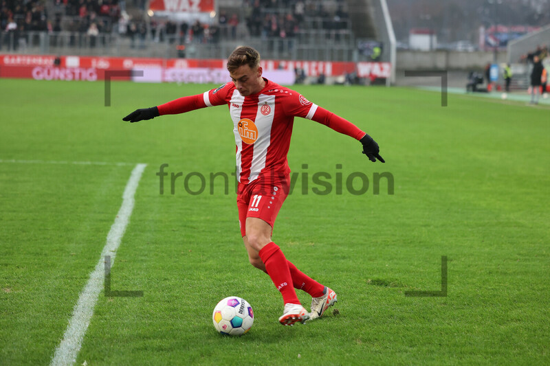 Marvin Obuz Rot-Weiss Essen vs. 1. FC Köln Spielfotos 06.01.2024 