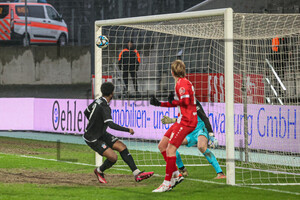 Felix Götze Kopfballtor Rot-Weiss Essen vs. FSV Zwickau Spielfotos 13.01.2024