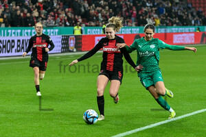 Kassandra Potsi Janou Levels Viertelfinale Frauen DFB Pokal Bayer Leverkusen - SGS Essen Spielfotos 05.03.2024