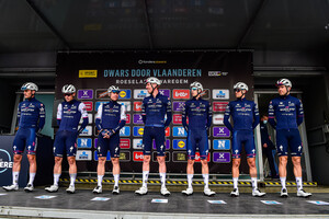 QUICK-STEP ALPHA VINYL TEAM: Dwars Door Vlaanderen 2022 - Men´s Race