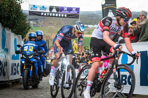 POGAÄŒAR Tadej - POGACAR Tadej, VAN DER POEL Mathieu: Ronde Van Vlaanderen 2022 - MenÂ´s Race