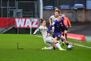 Natasha Kowalski Sylwia Matysik Google Pixel Frauen Bundesliga SGS Essen Bayer Leverkusen Spielfotos 24.03.2024