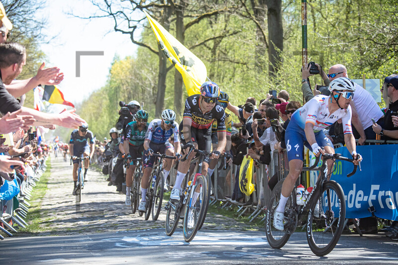 TERPSTRA Niki, VAN AERT Wout: Paris - Roubaix - MenÂ´s Race 2022 