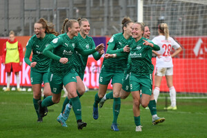 Torjubel Beke Sterner  Achtelfinale DFB Pokal Frauen SGS Essen 1. FC Köln Spielfotos 25.11.2023