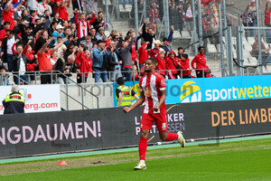 Isaiah Young Rot-Weiss Essen vs. FC Ingolstadt 04 Spielfotos 28.04.2024