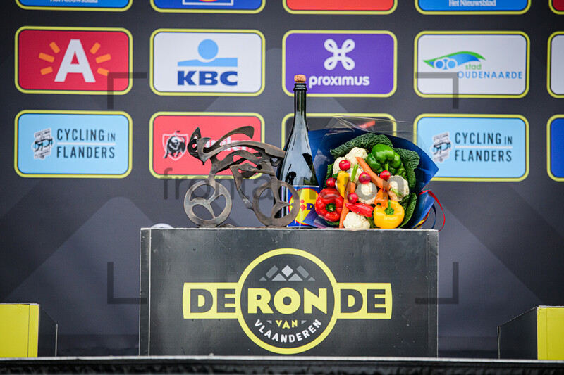 Podium: Ronde Van Vlaanderen 2020 