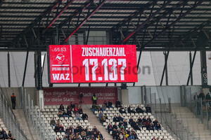 Zuschauerzahl Anzeigentafel Rot-Weiss Essen vs. BVB U23 Spielfotos 17.03.2024