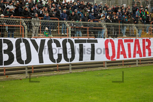 Boycott Qatar Banner, Schriftzug