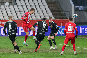 Torben Müsel Kopfball Rot-Weiss Essen vs. FSV Zwickau Spielfotos 13.01.2024