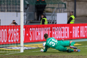 Marcel Lotka Rot-Weiss Essen vs. Borussia Dortmund U23 19.02.2023