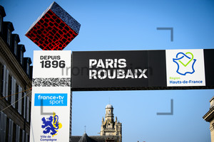 Start Compigne: Paris - Roubaix 2019