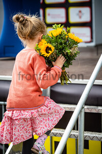 Flower Podium Girl: LOTTO Thüringen Ladies Tour 2022 - 3. Stage