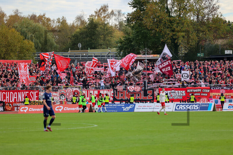 Rot-Weiss Essen Fans in Oldenburg 06.11.2022 