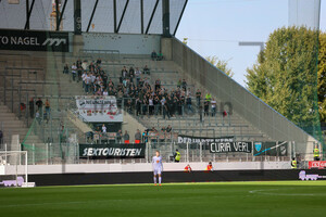 SC Verl Fans in Essen 07.10.2023