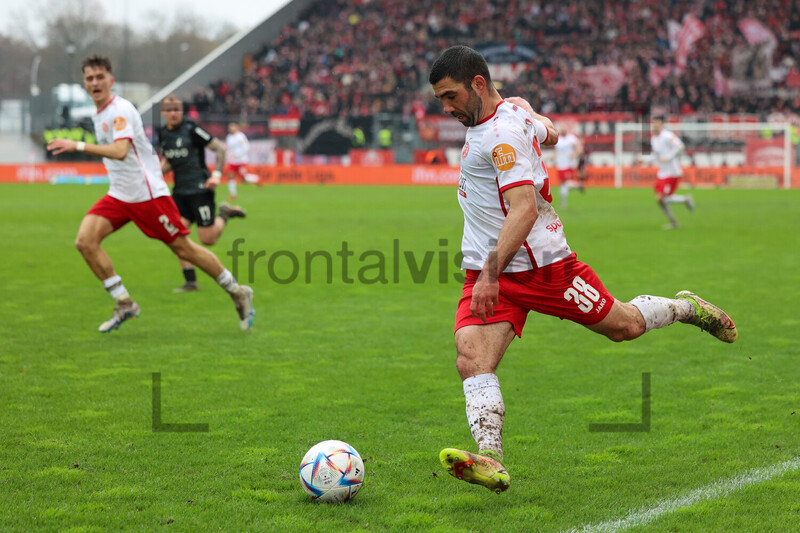 Oguzhan Kefkir Rot-Weiss Essen vs. SC Freiburg II 01.04.2023 