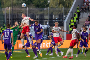 Felix Bastians Rot-Weiss Essen vs. FC Erzgebirge Aue Spielfotos 02.09.2022