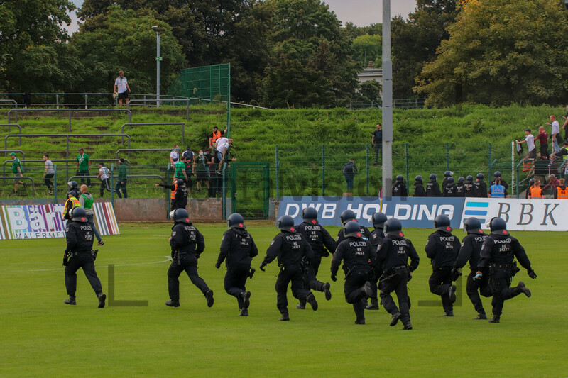 Polizeieinsatz BFC Dynamo gegen BSG Chemie Leipzig 12-09-2021 