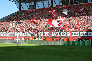 RWE Fans feiern Pokalsieg 2023