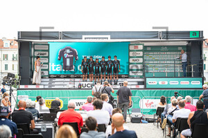 TEAM DSM: Giro Donne 2021 - Teampresentation