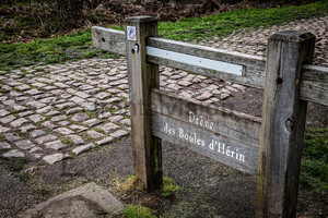 Trouée d'Arenberg: Paris-Roubaix - Cobble Stone Sectors