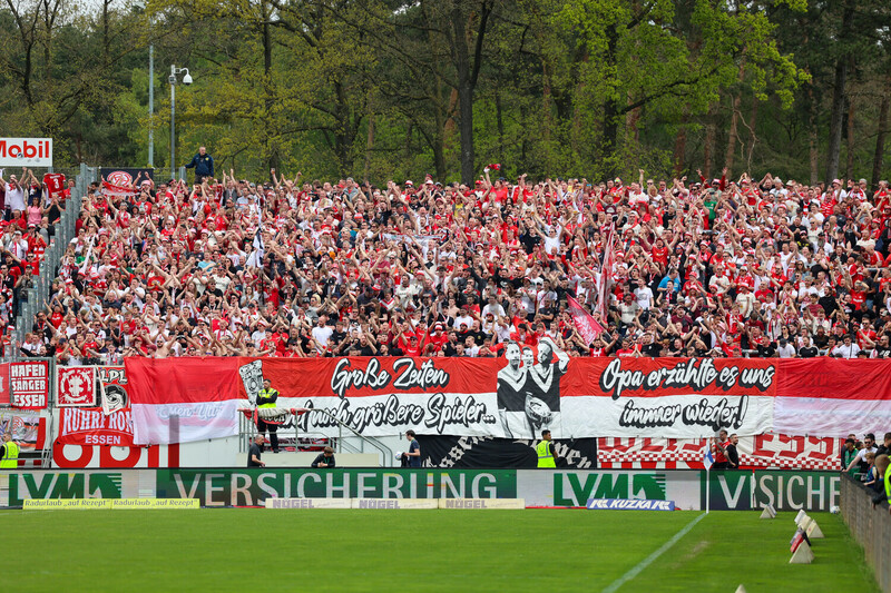 Rot-Weiss Essen Fan Support in Meppen 