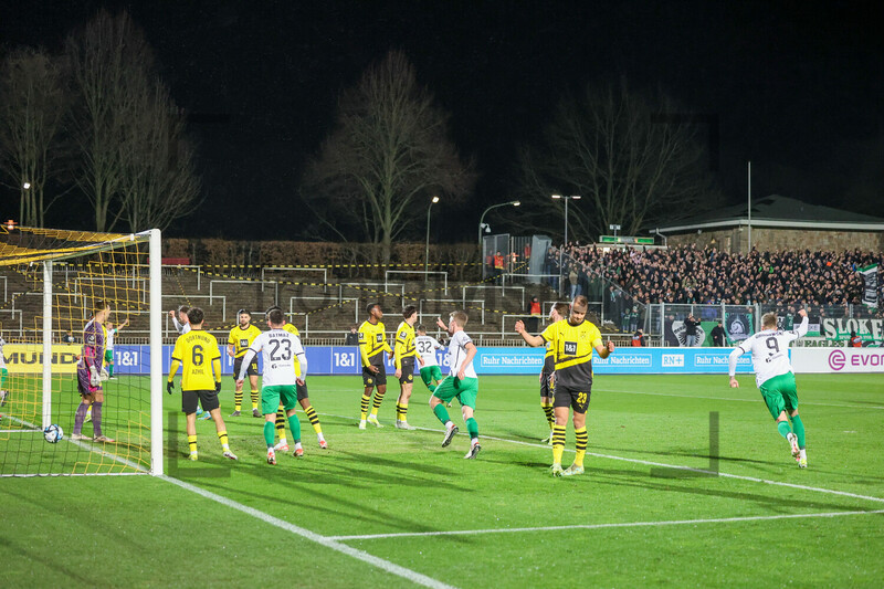 Simon Scherder Tor Borussia Dortmund U23 vs. Preußen Münster Spielfotos 13.02.2024 
