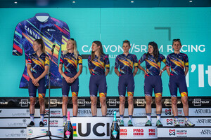 CANYON//SRAM RACING: Giro Donne 2021 - Teampresentation