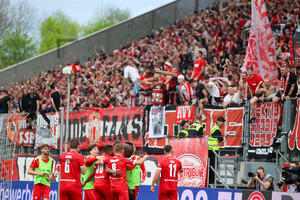 Torjubel zum 3:1 Rot-Weiss Essen vs. MSV Duisburg Spielfotos 07.04.2024