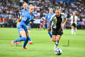 Sarai Linder Gudrun Arnardottir 2 Spieltag UEFA Women’s Nations League Deutschland Island Spielfotos 26.09.2023