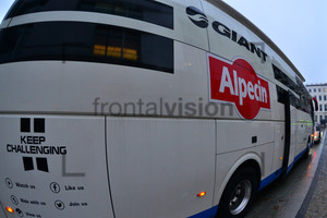 Team Bus: Teampresentation - Team Giant Alpecin