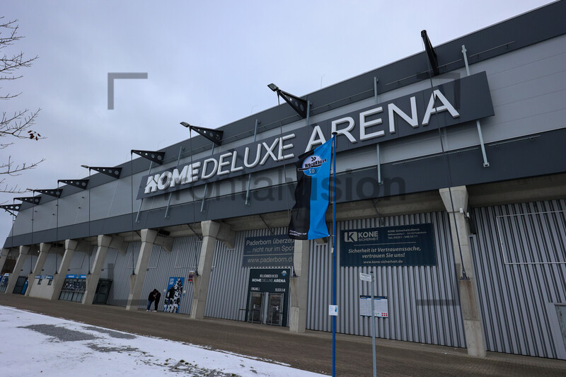 Home Deluxe Arena Paderborn Außenaufnahme Winter 