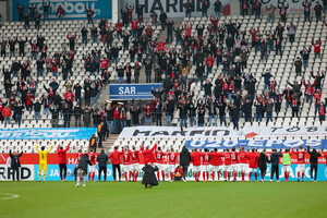 Rot-Weiss Essen mit Fans nach Derby gegen Wuppertaler SV 23-01-2022