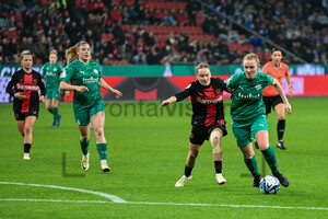 Anna-Lena Rieke Sofie Zdebel Viertelfinale Frauen DFB Pokal Bayer Leverkusen - SGS Essen Spielfotos 05.03.2024
