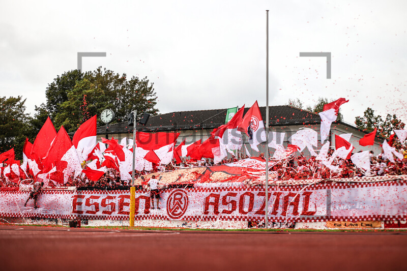 Rot-Weiss Essen Fans in Bayreuth 27.08.2022 