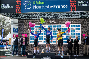 PHILIPSEN Jasper, VAN DER POEL Mathieu, VAN AERT Wout: Paris - Roubaix - MenÂ´s Race