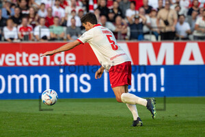 Clemens Fandrich Rot-Weiss Essen vs. FC Erzgebirge Aue Spielfotos 02.09.2022