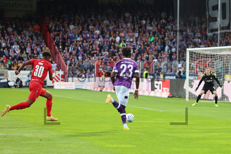 Omar Haktab Traore, Isiah Young VfL Osnabrück vs. Rot-Weiss Essen Spielfotos 09.09.2022 