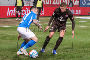 Calogero Rizzuto, Jakov Medic Hansa Rostock vs. FC St. Pauli Spielfotos 02.04.2022