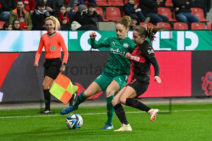 Jaqueline Meißner Janou Levels Viertelfinale Frauen DFB Pokal Bayer Leverkusen - SGS Essen Spielfotos 05.03.2024