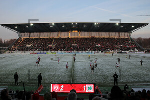 Schneebedeckter Rasen Stadion Essen RWE - RWO 2012