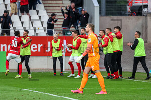 Isaiah Young Torjubel Rot-Weiss Essen vs. FC Wegberg-Beeck Spielfotos 29.04.2022