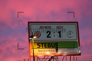 Anzeigentafel Stadion an der Hafenstraße im Sonnenuntergang 29.04.2022