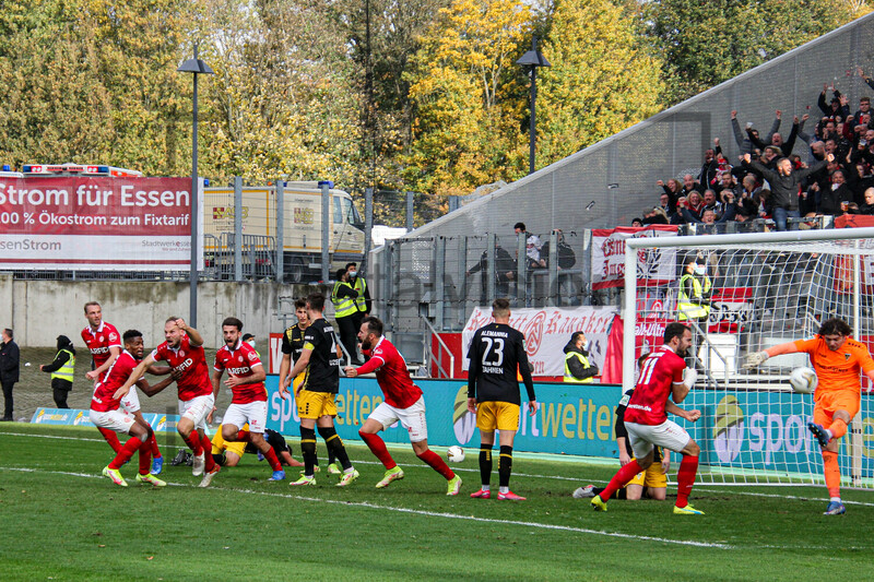 Rot-Weiss Essen - Alemannia Aachen Spielfotos 30-10-2021