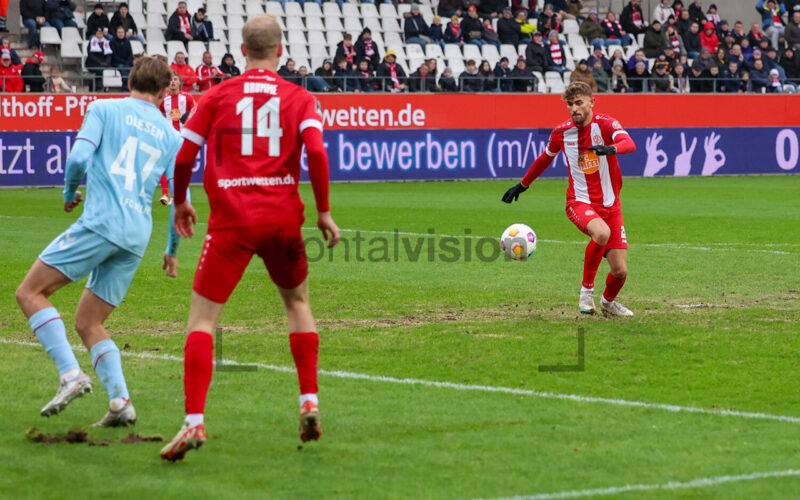 Rot-Weiss Essen vs. 1. FC Köln Testspiel 06.01.2023 Fotos